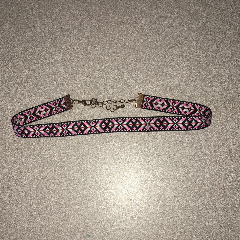 Adjustable choker